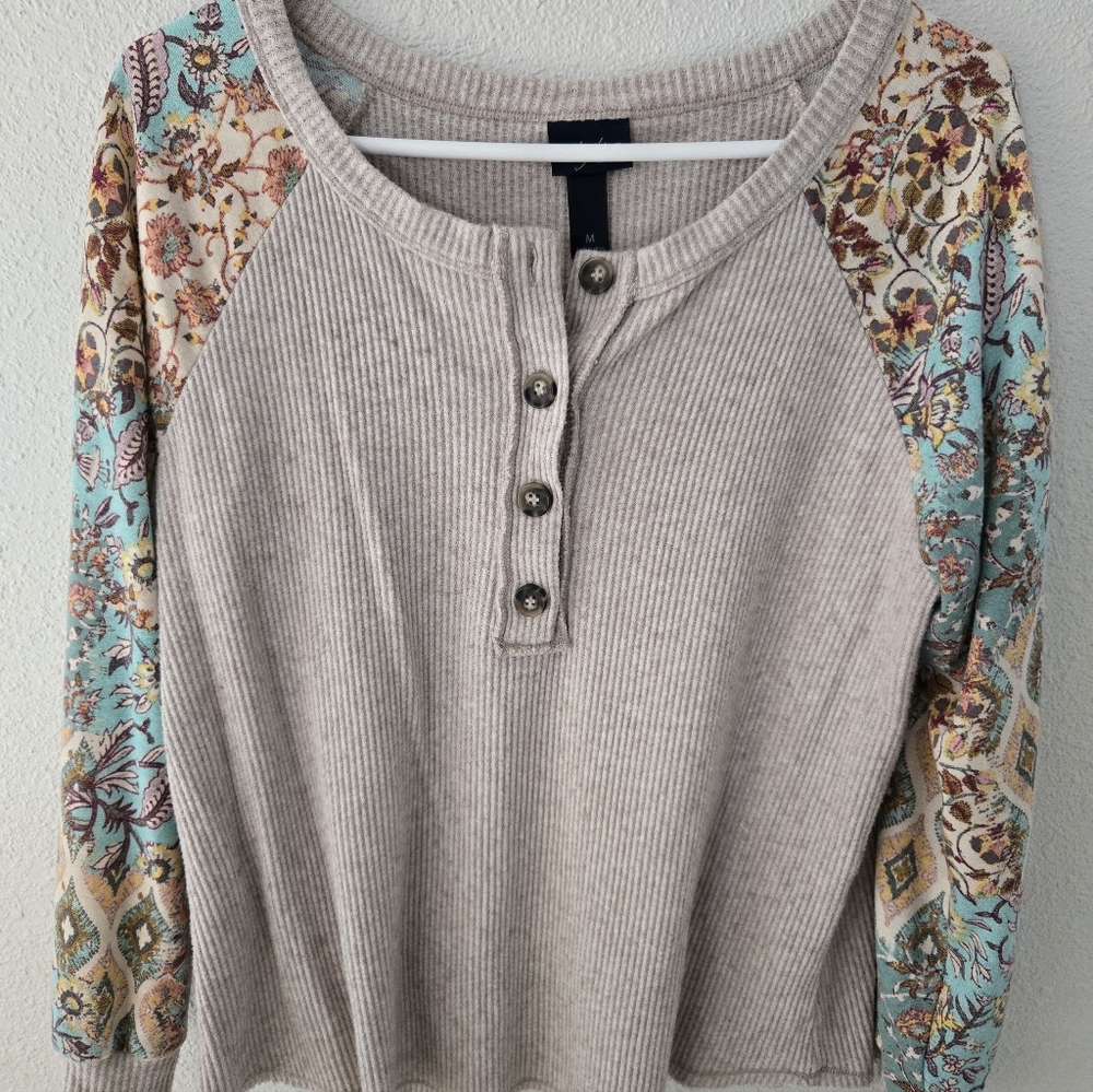 Day Trip Paisley Sleeve Henley Top - Beige and Multicolor